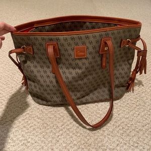 Dooney & Bourke Tote